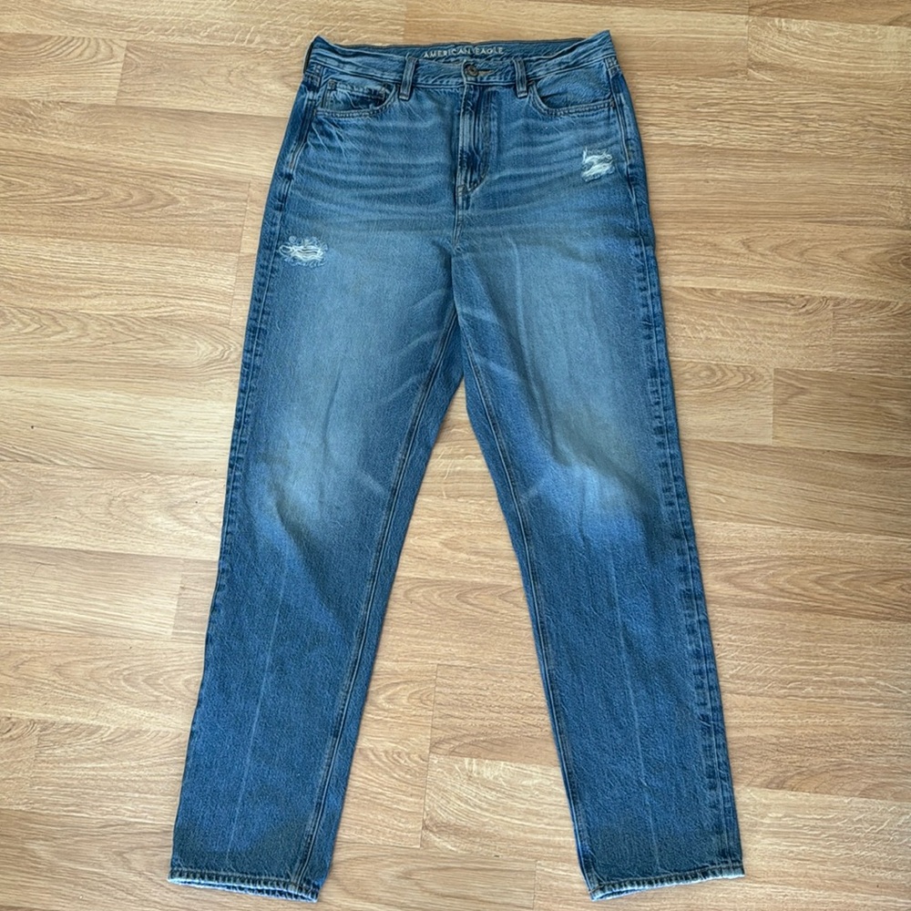 American Eagle Mom Jeans